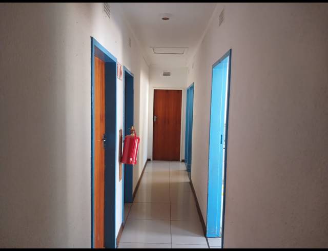 5 BEDROOM HOUSE FOR SALE IN PENINA PARK